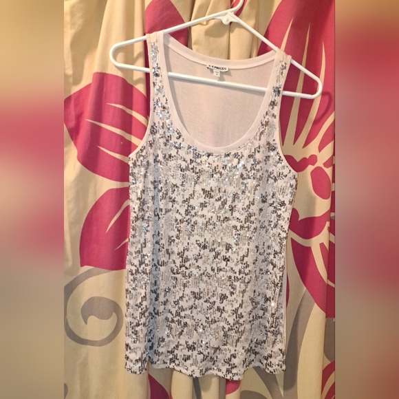 Express Tops - Fashionable tank with sequins front